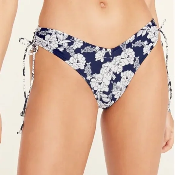 NWT J. Crew Hipster Curved Waist Cheeky Bikini Bottoms In Magnolia Floral Navy - Picture 1 of 5